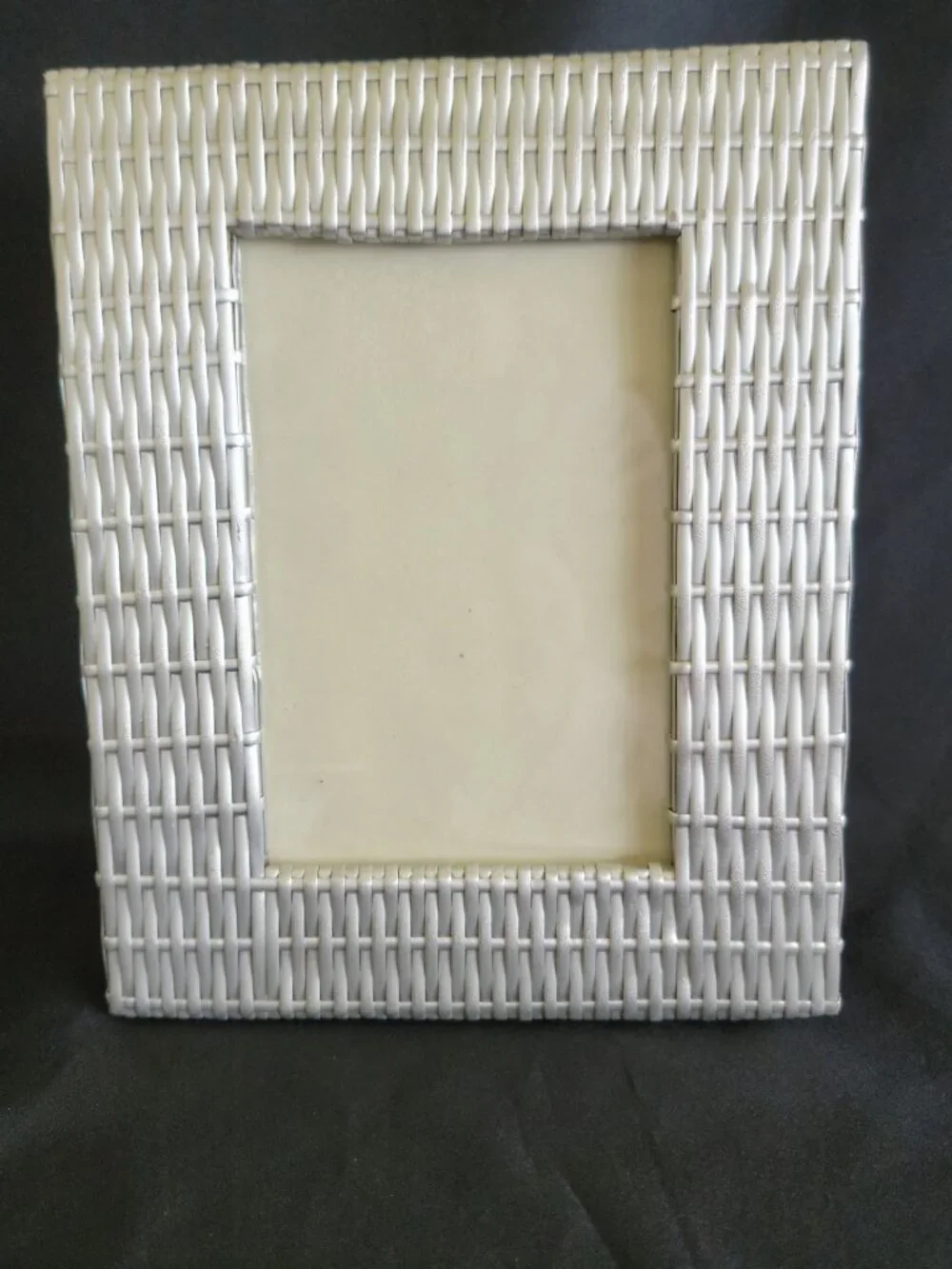 Vintage Basket Weave Metal Picture Frame 4 x 6 Photo